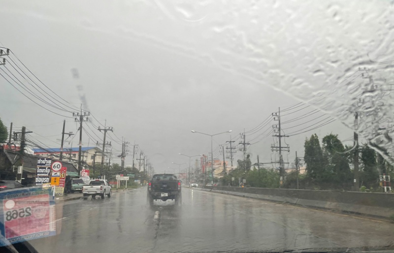 สงขลา | กรมอุตุฯ ประกาศรับมือฝนตกหนักคลื่นลมแรงภาคใต้ฝั่งตะวันออก วันที่ 25-30 พ.ย. 67