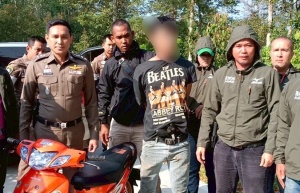 ทุ่งตำเสา | จับกุมชายวัย 35 ปี ริมถนนภายในหมู่บ้านพร้อมอาวุธปืนพกสั้น เครื่องกระสุน