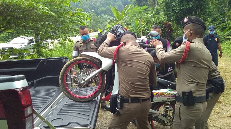 สตูล | ตร.สตูลออกตรวจรถแต่งซิ่งดันพบ กองทัพมดซุกใบพืช ...